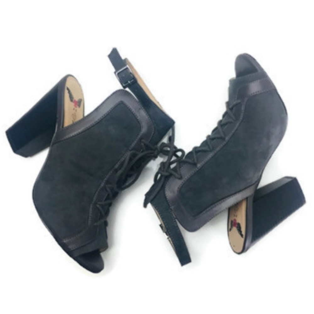 Penny loves Kenny Peep Toe Booties Size 7